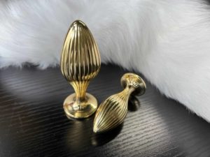 Review of the 18K Whale Butt Plug with Fur Tail from SOULNIGHT